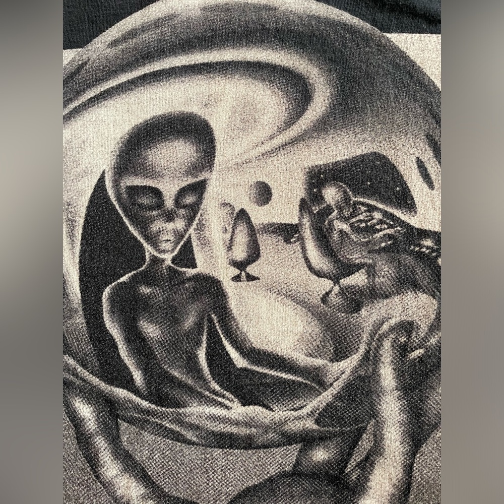 Liquid Blue Vintage 1997 Alien T-Shirt - Picture 3 of 10